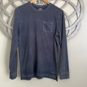 Hollister Men’s crew neck long sleeve tee.